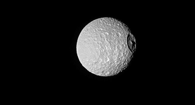 В объективе Сатурн: 12 невероятных снимков Cassini