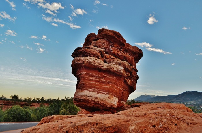 Висячие, круглые и размножающиеся: камни, объяснить поведение которых пока не удалось