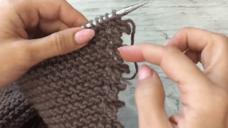 Вяжем уютный бактус спицами