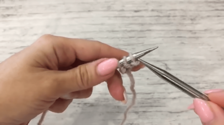 Вяжем уютный бактус спицами