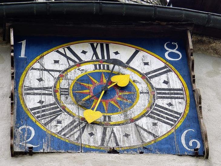 Замок Хоэнверфен: средневековая крепость, окруженная живописными Альпами