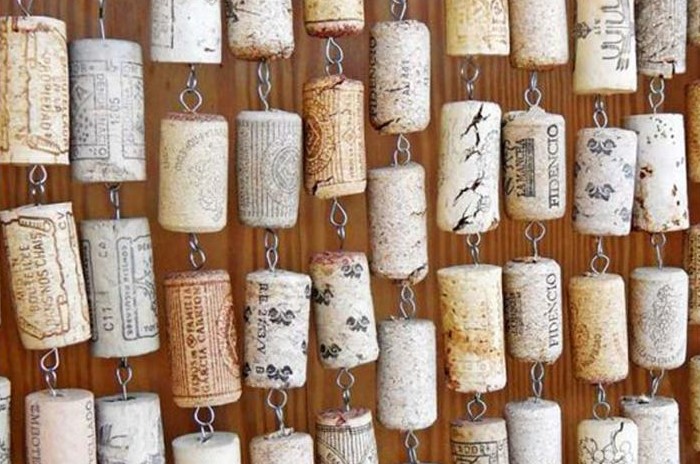 10 идей, как использовать винные пробки в интерьере
