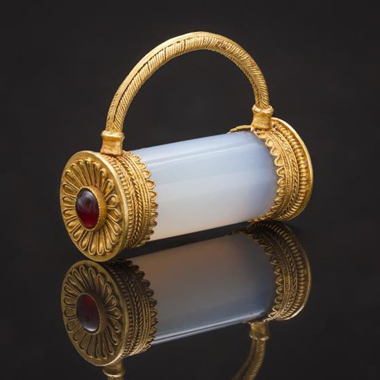 10 загадочных артефактов, найденных в России и в Сибири