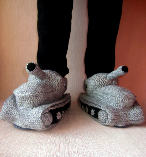 17 стильных и невероятно уютных вязаных подарков, которые помогут пережить зиму