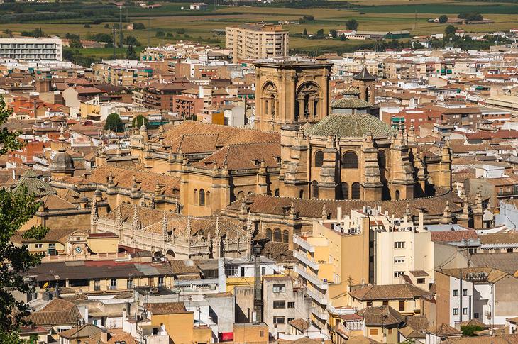 Гранада – жемчужина испанской Андалусии: интересные места и достопримечательности