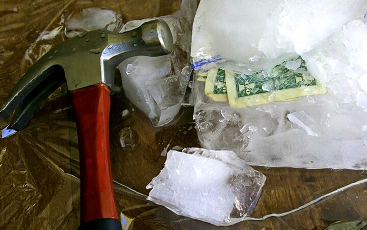 Как оригинально подарить деньги на праздник