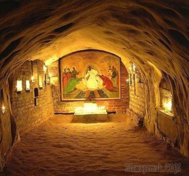 Монастыри и храмы. Свято-Успенский Псково-Печерский монастырь