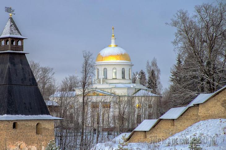 Монастыри и храмы. Свято-Успенский Псково-Печерский монастырь