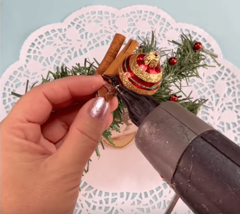 Потрясающее новогоднее украшение своими руками