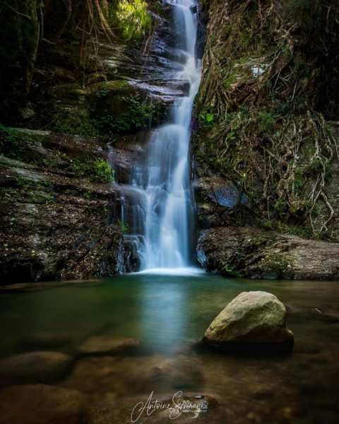 Потрясающие скальные водопады Зелёного континента