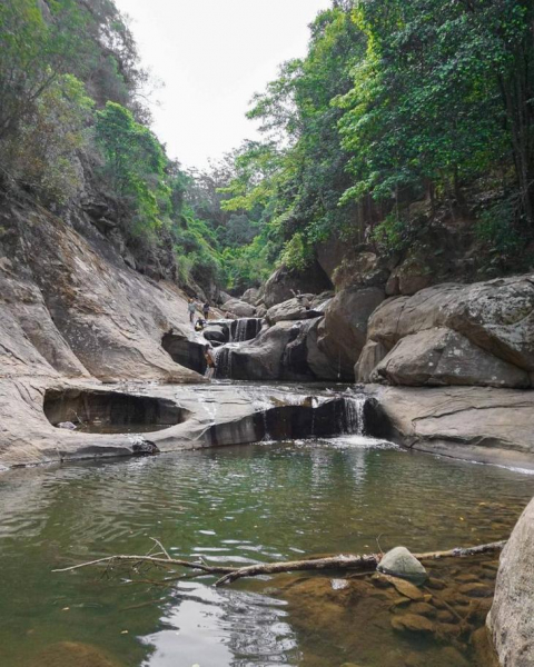 Потрясающие скальные водопады Зелёного континента