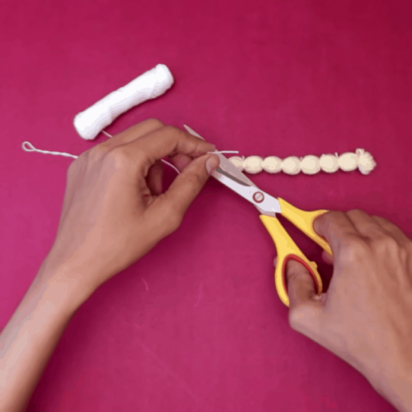 Практичный коврик из пряжи и старых джинсов