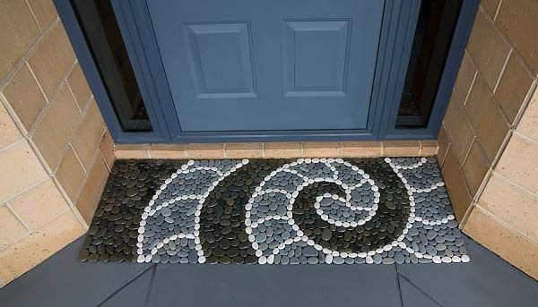 Салфетки и коврик из камней своими руками