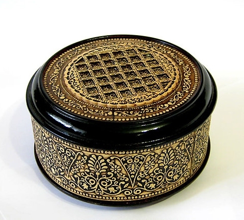 Великолепная резьба по бересте