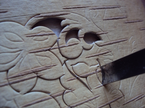 Великолепная резьба по бересте