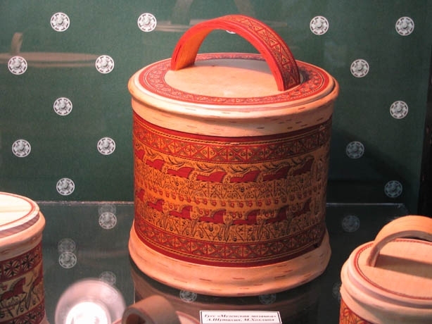 Великолепная резьба по бересте