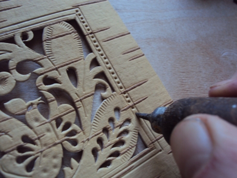 Великолепная резьба по бересте