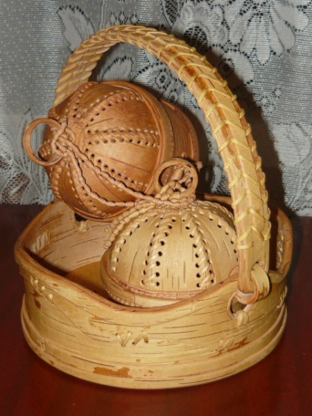 Великолепная резьба по бересте