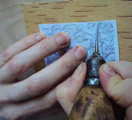 Великолепная резьба по бересте