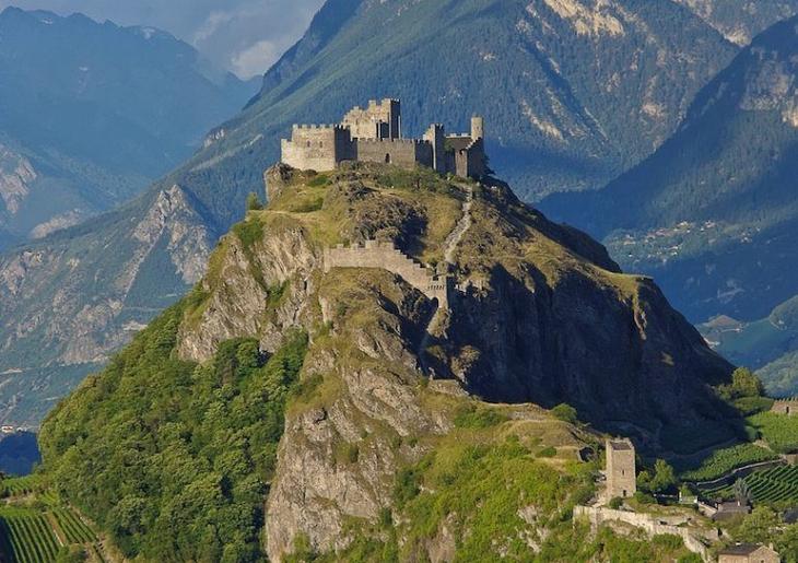 Живописные средневековые замки Швейцарии