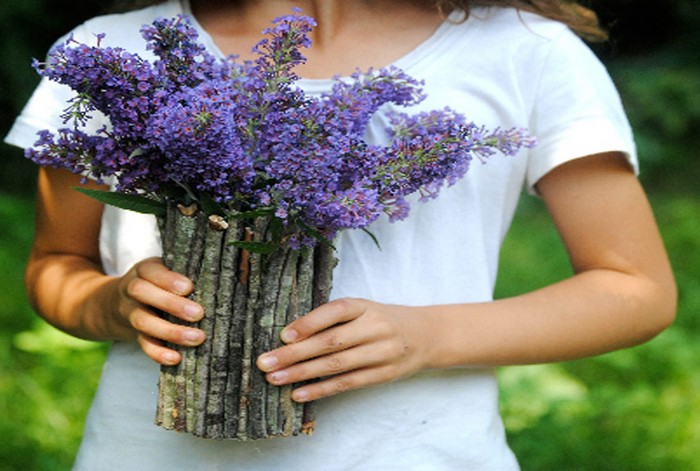 20 крутых идей, как использовать стеклянные бутылки помимо консервации