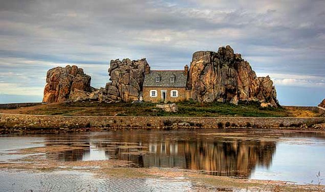 25 самых странных и необычных зданий со всего мира