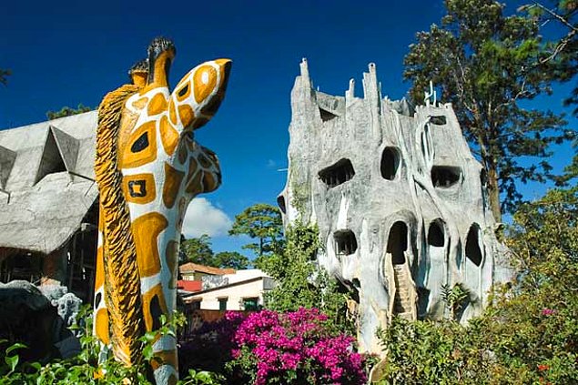 25 самых странных и необычных зданий со всего мира