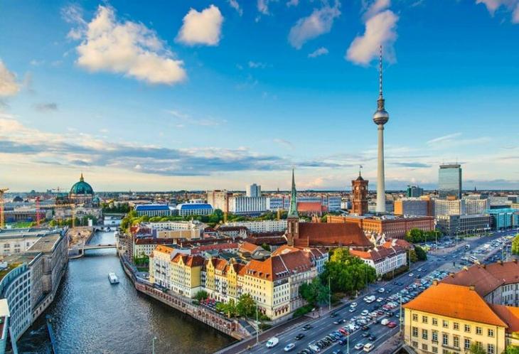 7 известных городов планеты, которые были построены на болотах