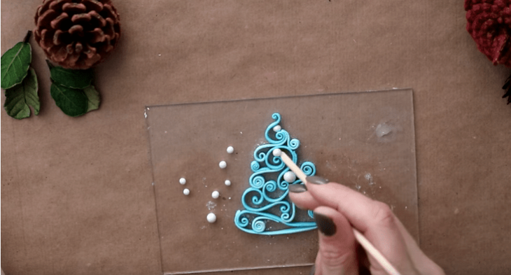 Ажурная ёлочка своими руками