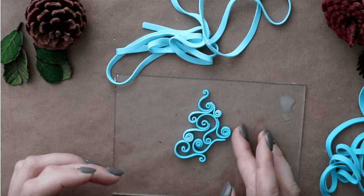 Ажурная ёлочка своими руками