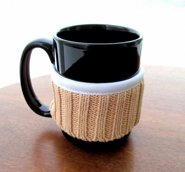 Что и как можно сделать из старого свитера, когда его жалко выбросить