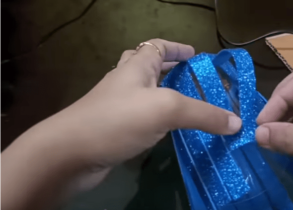 Фонарик из ненужной пластиковой бутылки