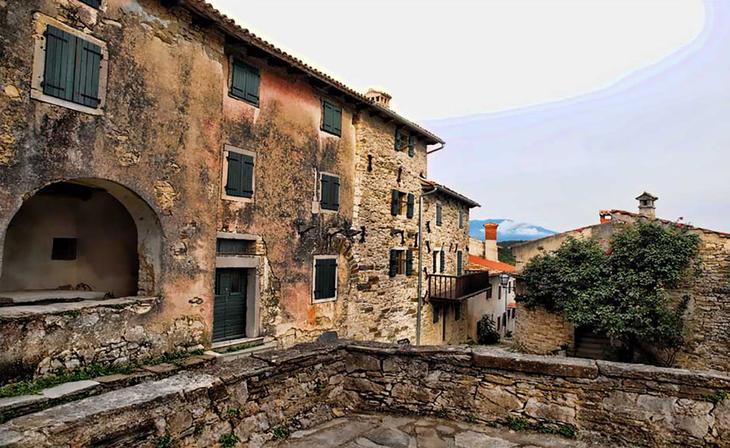 Хум: самый маленький город в мире