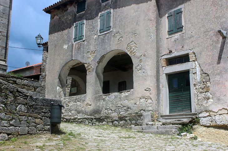 Хум: самый маленький город в мире