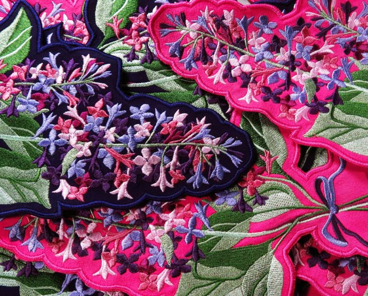 Как украсить футболку — даем вторую жизнь старым футболкам