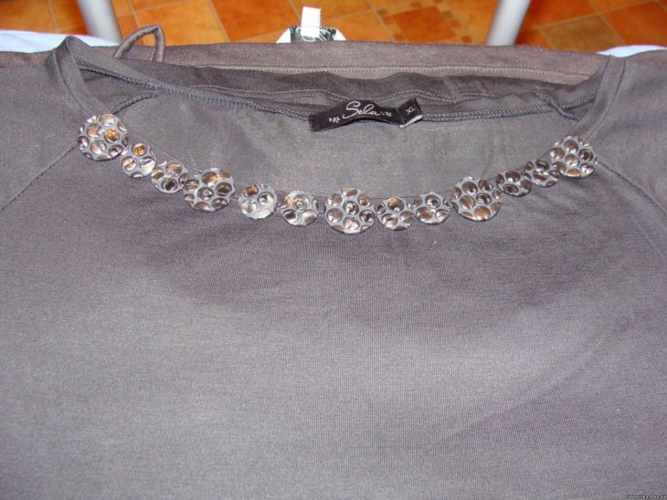 Как украсить футболку — даем вторую жизнь старым футболкам