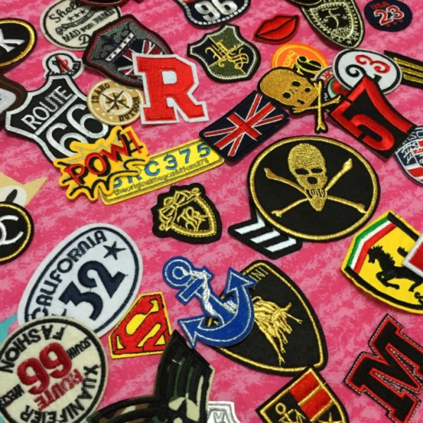 Как украсить футболку — даем вторую жизнь старым футболкам