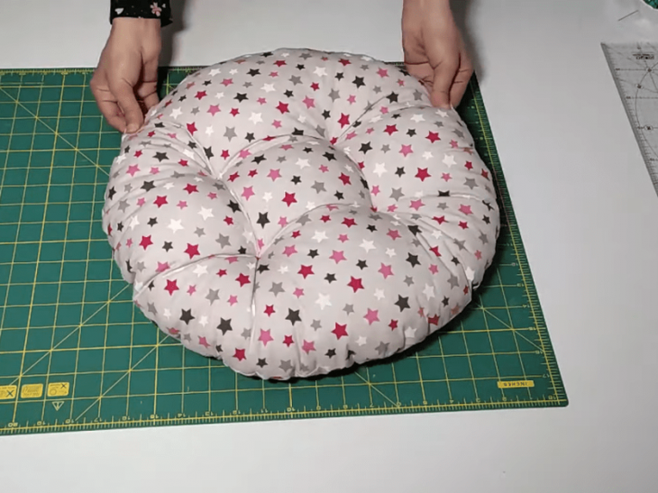 Круглая подушка на все случаи жизни