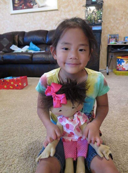 «Кукла, как я»: Волонтёр шьёт уникальных кукол для детей с физическими особенностями