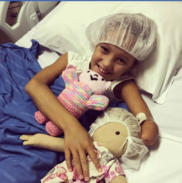 «Кукла, как я»: Волонтёр шьёт уникальных кукол для детей с физическими особенностями