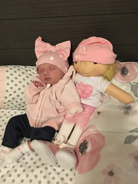 «Кукла, как я»: Волонтёр шьёт уникальных кукол для детей с физическими особенностями