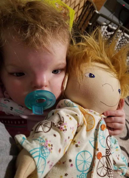 «Кукла, как я»: Волонтёр шьёт уникальных кукол для детей с физическими особенностями