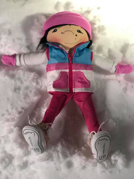 «Кукла, как я»: Волонтёр шьёт уникальных кукол для детей с физическими особенностями