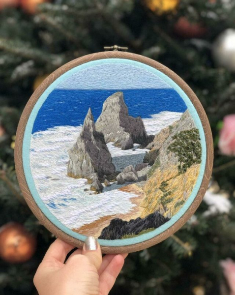 Люди, овладевшие искусством вышивки, поделились в сети своими невероятными работами