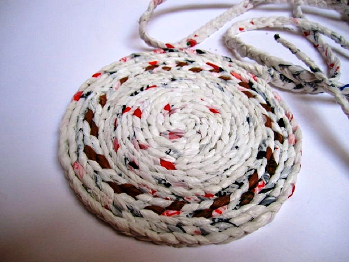 Мастер-класс по плетению корзинки из полиэтиленовых пакетов