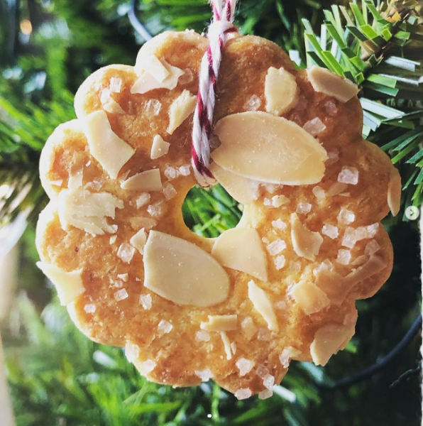 Необычные традиции украшения новогодней ёлки в разных странах