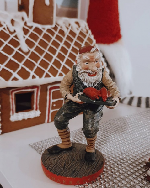 Необычные традиции украшения новогодней ёлки в разных странах