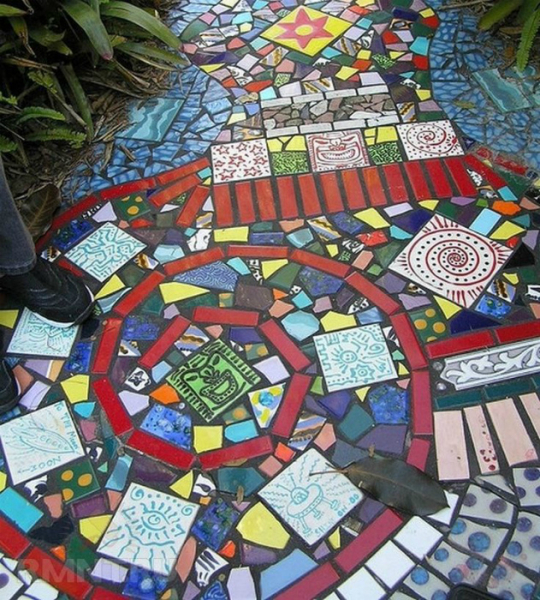 Нетривиальные идеи оформления пола и садовых дорожек своими руками