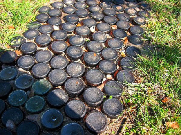 Нетривиальные идеи оформления пола и садовых дорожек своими руками