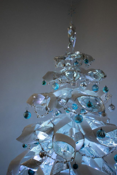 Новогодняя ёлка из светоотражающей пеноизоляции